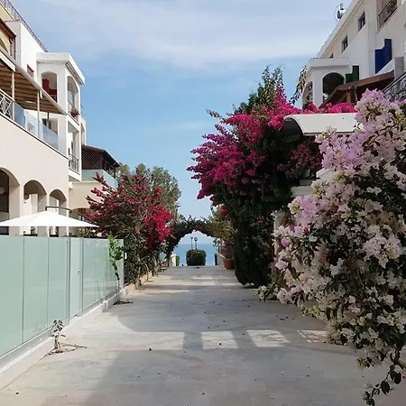 Galatex Beach Apt On The Sea Appartamento Limisso