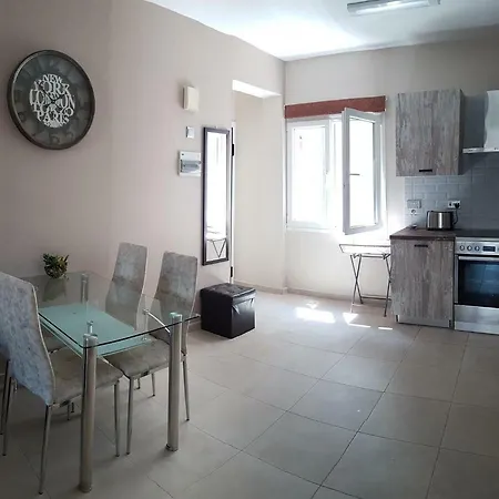 Galatex Beach Apt On The Sea * Λεμεσός